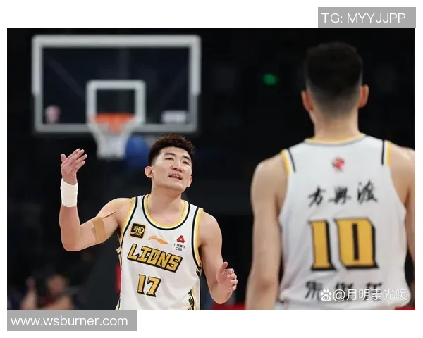 四川队与江苏队在CBA赛场的激烈对决引发球迷热议精彩瞬间回顾